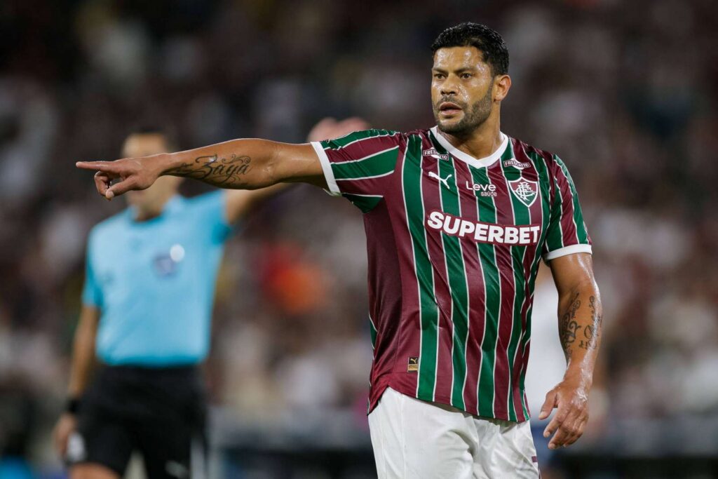 Hulk entra na lista de “vovôs” artilheiros do Brasileirão ao lado de Romário